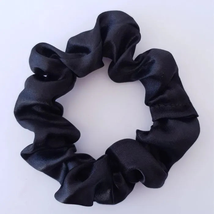 Soulta: Black satin scrunchie