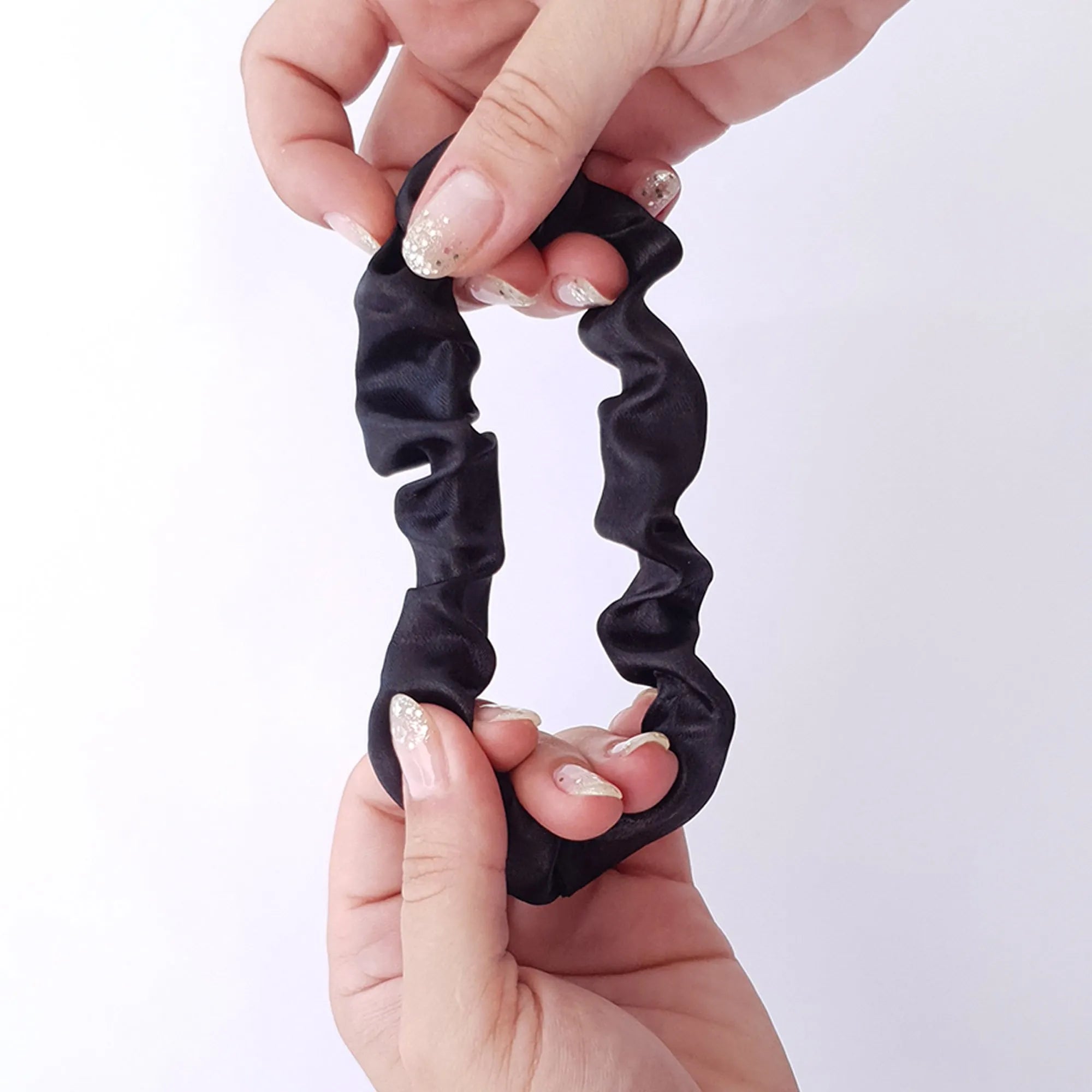 Soulta: Black satin scrunchie